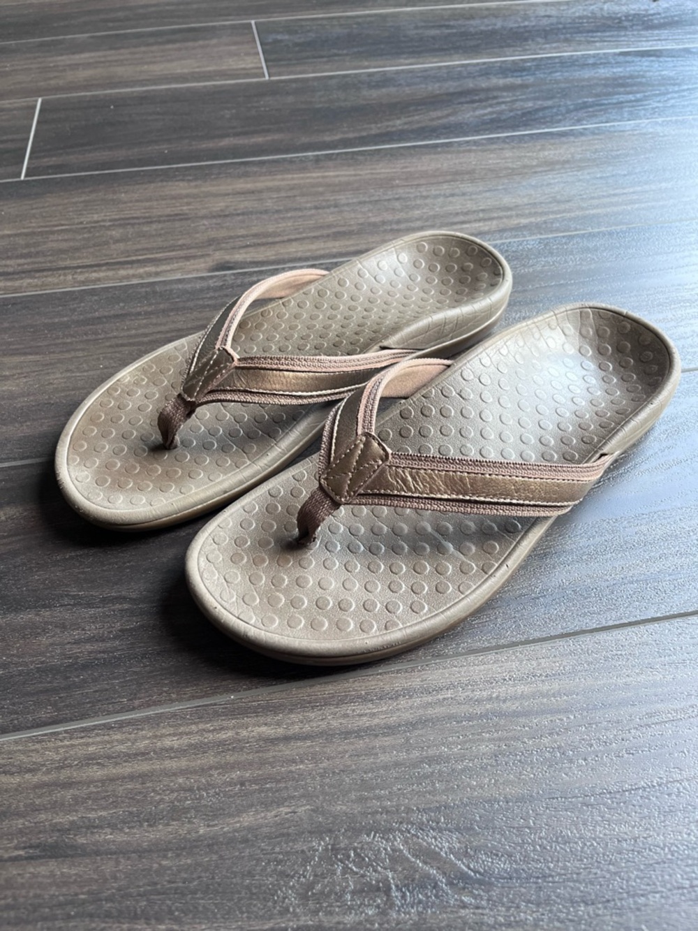 Vionic Brown/Bronze Flip Flop Sandals